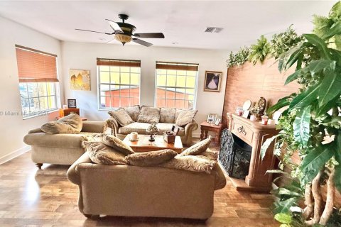 Купить виллу или дом в Пемброк-Пайнс, Флорида 4 спальни, 231.14м2, № 1951390 - фото 20