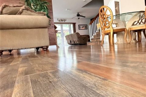 Купить виллу или дом в Пемброк-Пайнс, Флорида 4 спальни, 231.14м2, № 1951390 - фото 14