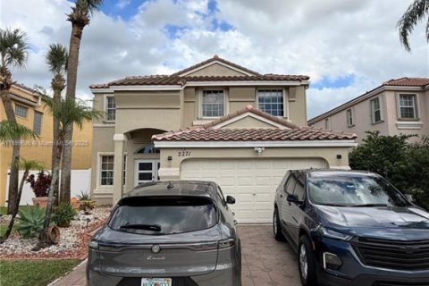 Купить виллу или дом в Пемброк-Пайнс, Флорида 4 спальни, 231.14м2, № 1951390 - фото 7