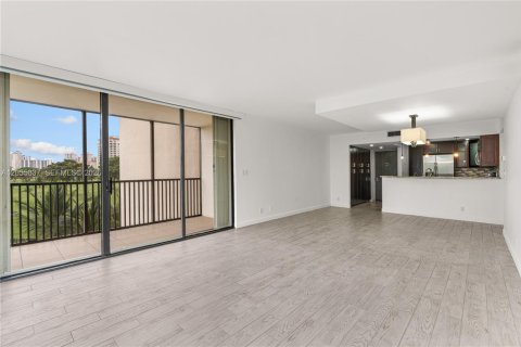 Купить кондоминиум в Авентура, Флорида 2 спальни, 121.98м2, № 2273952 - фото 12