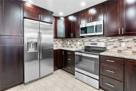 Купить кондоминиум в Авентура, Флорида 2 спальни, 121.98м2, № 2273952 - фото 14