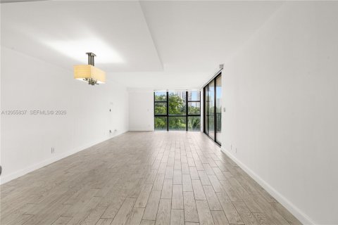 Купить кондоминиум в Авентура, Флорида 2 спальни, 121.98м2, № 2273952 - фото 10
