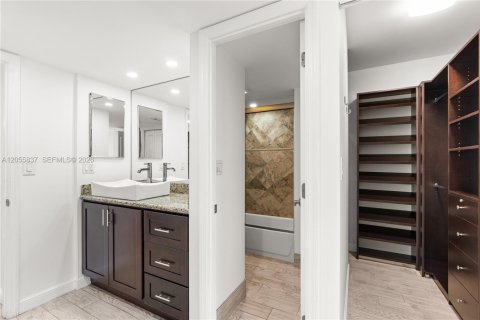 Купить кондоминиум в Авентура, Флорида 2 спальни, 121.98м2, № 2273952 - фото 20