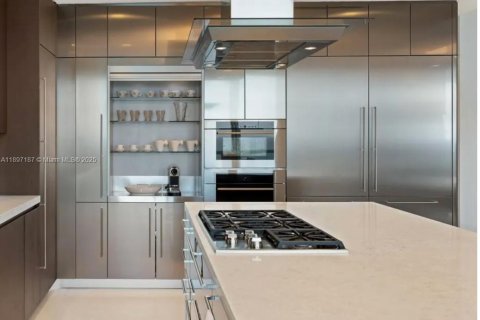 Condo in Sunny Isles Beach, Florida, 4 bedrooms  № 1948729 - photo 6