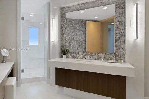 Condo in Sunny Isles Beach, Florida, 4 bedrooms  № 1948729 - photo 15