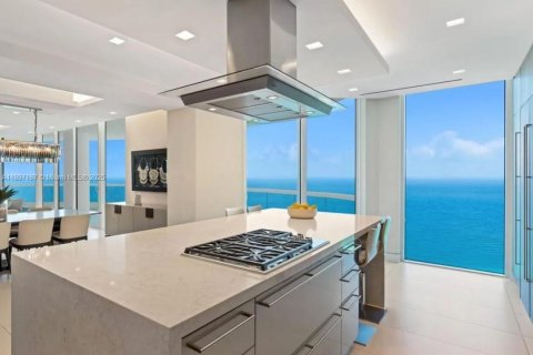Condo in Sunny Isles Beach, Florida, 4 bedrooms  № 1948729 - photo 7