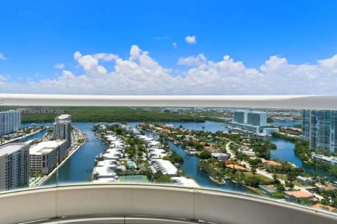 Condo in Sunny Isles Beach, Florida, 4 bedrooms  № 1948729 - photo 17