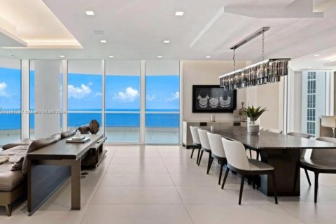 Condo in Sunny Isles Beach, Florida, 4 bedrooms  № 1948729 - photo 3