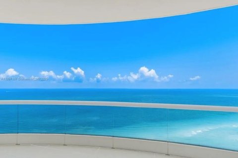 Condo in Sunny Isles Beach, Florida, 4 bedrooms  № 1948729 - photo 16
