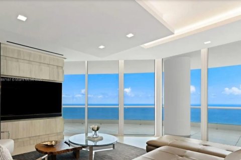 Condo in Sunny Isles Beach, Florida, 4 bedrooms  № 1948729 - photo 2