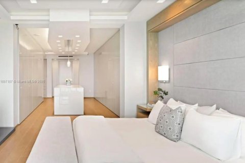 Condo in Sunny Isles Beach, Florida, 4 bedrooms  № 1948729 - photo 10