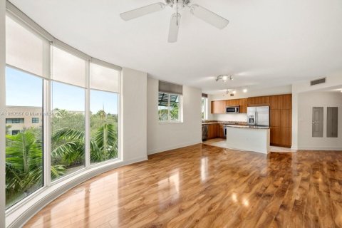 Снять в аренду кондоминиум в Плантация, Флорида 2 спальни, 116.22м2, № 1963320 - фото 1