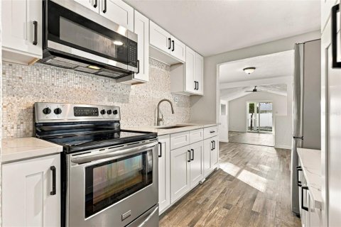 Villa ou maison à vendre à Saint Petersburg, Floride: 2 chambres, 78.13 m2 № 2425582 - photo 9