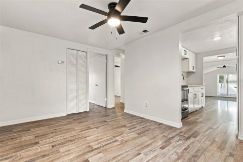 Villa ou maison à vendre à Saint Petersburg, Floride: 2 chambres, 78.13 m2 № 2425582 - photo 3