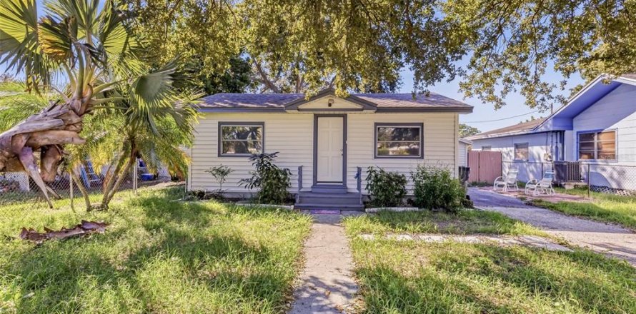 Villa ou maison à Saint Petersburg, Floride 2 chambres, 78.13 m2 № 2425582