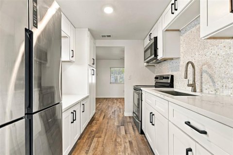 Villa ou maison à vendre à Saint Petersburg, Floride: 2 chambres, 78.13 m2 № 2425582 - photo 10