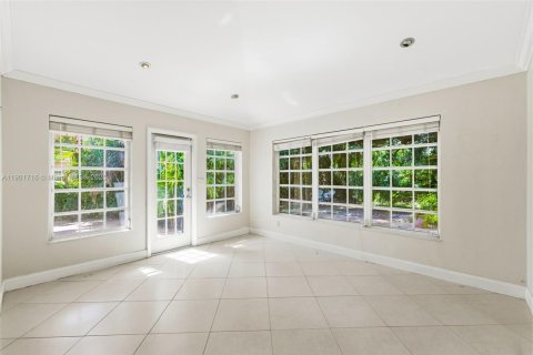Casa en alquiler en Coral Gables, Florida, 2 dormitorios, 290.69 m2 № 1953228 - foto 3