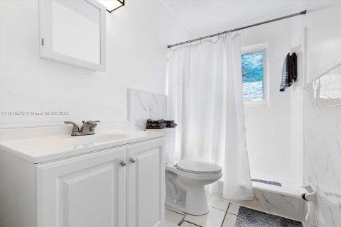 House in Fort Lauderdale, Florida 3 bedrooms, 140.56 sq.m. № 1974106 - photo 10