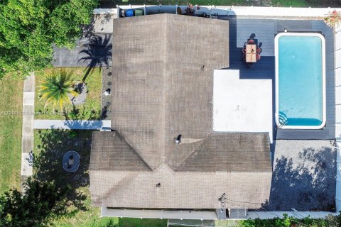 House in Fort Lauderdale, Florida 3 bedrooms, 140.56 sq.m. № 1974106 - photo 12