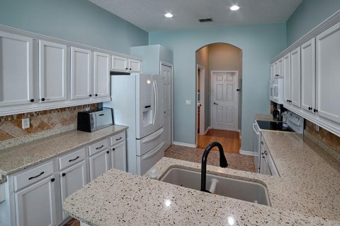 House in Leesburg, Florida 2 bedrooms, 204.76 sq.m. № 2323168 - photo 16