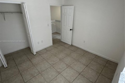Townhouse in Homestead, Florida 3 bedrooms, 120.96 sq.m. № 1923063 - photo 14