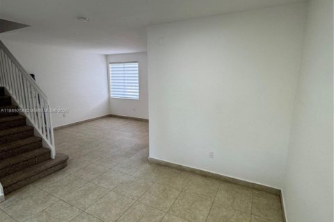 Townhouse in Homestead, Florida 3 bedrooms, 120.96 sq.m. № 1923063 - photo 3