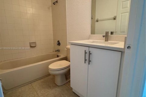 Townhouse in Homestead, Florida 3 bedrooms, 120.96 sq.m. № 1923063 - photo 16