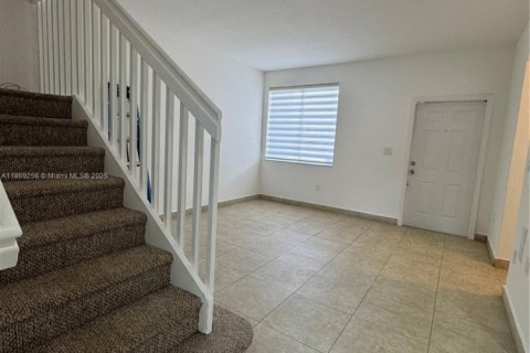 Townhouse in Homestead, Florida 3 bedrooms, 120.96 sq.m. № 1923063 - photo 5