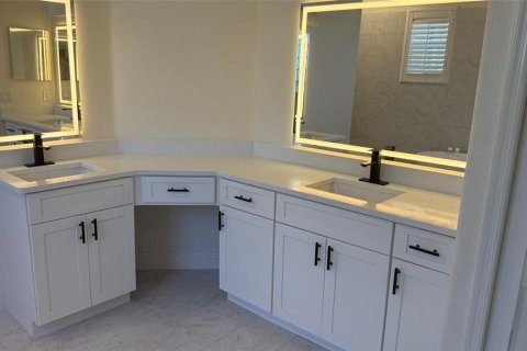 Villa ou maison à vendre à Orlando, Floride: 4 chambres, 299.7 m2 № 2437161 - photo 24