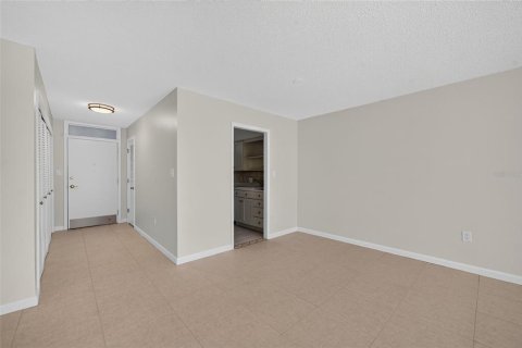 Condominio en alquiler en Winter Park, Florida, 2 dormitorios, 99.78 m2 № 2237664 - foto 11