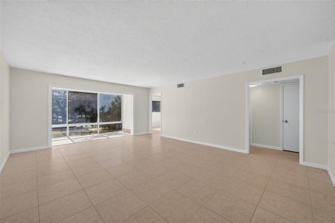 Condominio en alquiler en Winter Park, Florida, 2 dormitorios, 99.78 m2 № 2237664 - foto 5