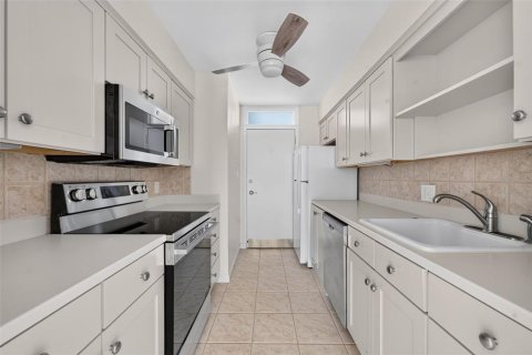 Condominio en alquiler en Winter Park, Florida, 2 dormitorios, 99.78 m2 № 2237664 - foto 12