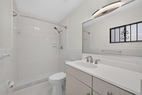 Condominio en alquiler en Winter Park, Florida, 2 dormitorios, 99.78 m2 № 2237664 - foto 18