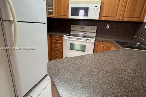 Купить кондоминиум в Майами, Флорида 1 спальня, 73.95м2, № 2034901 - фото 16