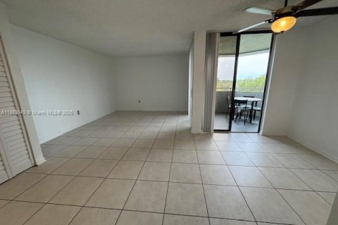 Купить кондоминиум в Майами, Флорида 1 спальня, 73.95м2, № 2034901 - фото 5