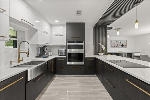 Villa ou maison à vendre à Kissimmee, Floride: 3 chambres, 161 m2 № 2235624 - photo 10