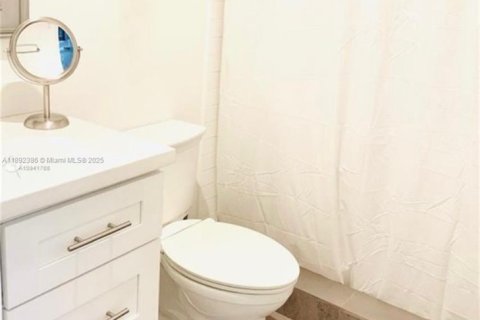 Снять в аренду виллу или дом в Пемброк-Пайнс, Флорида 3 спальни, 167.41м2, № 1946661 - фото 9