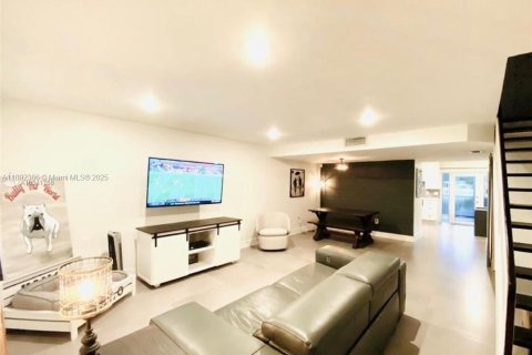 Снять в аренду виллу или дом в Пемброк-Пайнс, Флорида 3 спальни, 167.41м2, № 1946661 - фото 5