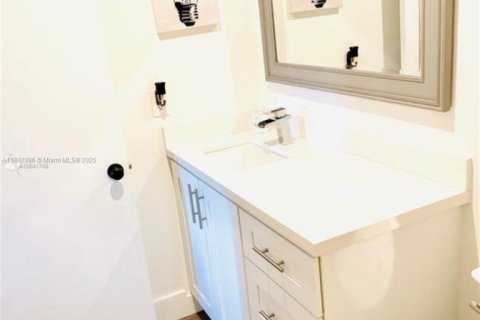 Снять в аренду виллу или дом в Пемброк-Пайнс, Флорида 3 спальни, 167.41м2, № 1946661 - фото 8