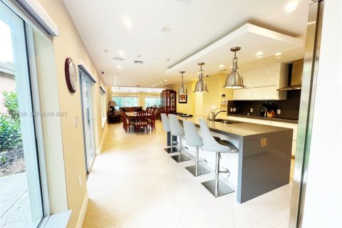 House in Pompano Beach, Florida 3 bedrooms, 236.53 sq.m. № 1990562 - photo 16