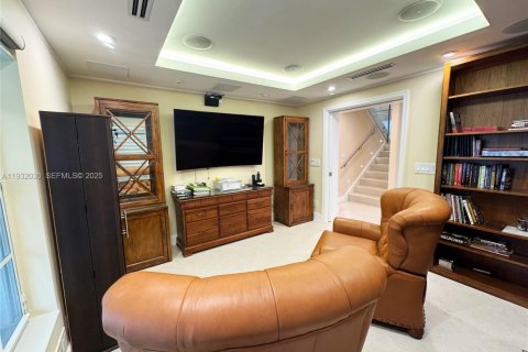 House in Pompano Beach, Florida 3 bedrooms, 236.53 sq.m. № 1990562 - photo 20