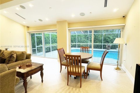 House in Pompano Beach, Florida 3 bedrooms, 236.53 sq.m. № 1990562 - photo 6