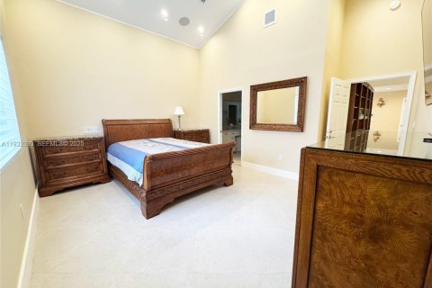 House in Pompano Beach, Florida 3 bedrooms, 236.53 sq.m. № 1990562 - photo 22