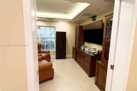 House in Pompano Beach, Florida 3 bedrooms, 236.53 sq.m. № 1990562 - photo 18