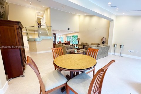 House in Pompano Beach, Florida 3 bedrooms, 236.53 sq.m. № 1990562 - photo 9