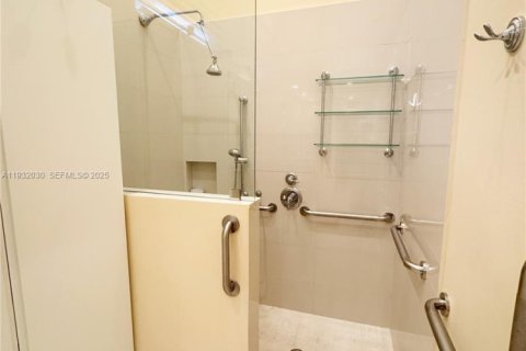 House in Pompano Beach, Florida 3 bedrooms, 236.53 sq.m. № 1990562 - photo 28