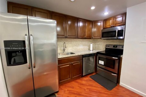 Снять в аренду кондоминиум в Майами, Флорида 1 спальня, 91.97м2, № 1964527 - фото 3