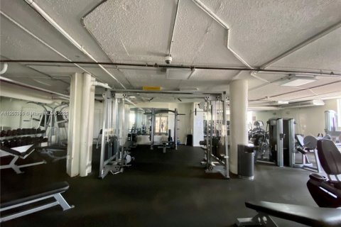 Снять в аренду кондоминиум в Майами, Флорида 1 спальня, 91.97м2, № 1964527 - фото 9