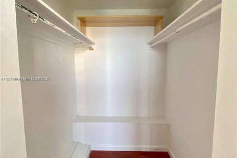 Снять в аренду кондоминиум в Майами, Флорида 1 спальня, 91.97м2, № 1964527 - фото 7