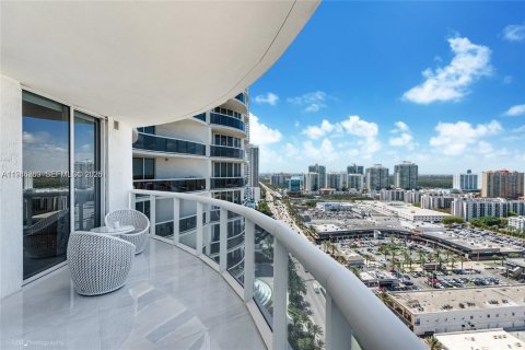 Condo in Sunny Isles Beach, Florida, 2 bedrooms  № 2002587 - photo 20